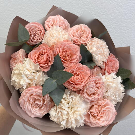 Диантусы, розы, эвкалипт💖💖💖