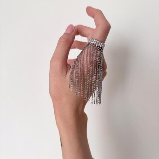 Акцентное кольцо с цепями «Серебряный водопад», безразмерное