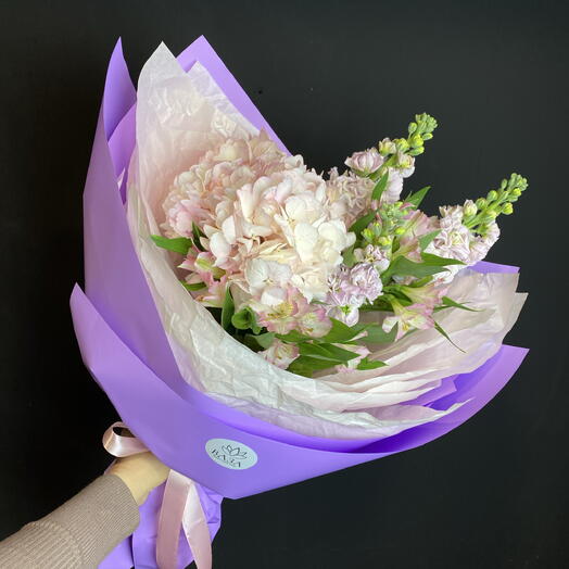 Весенний букет с гортензией в нежных оттенках🌸