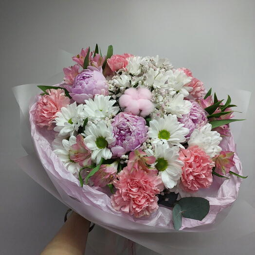 Букет с пионами и хлопком