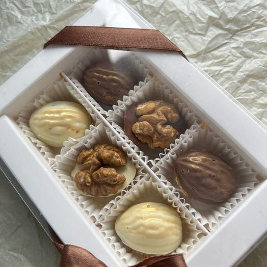 Шоколадные грецкие орешки микс, 6 штук