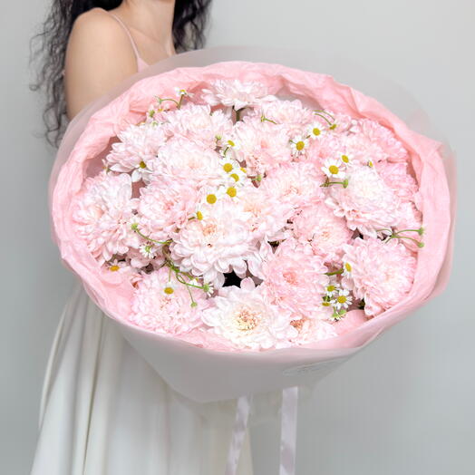 Стойкий букет из хризантемы и ромашки 🌸
