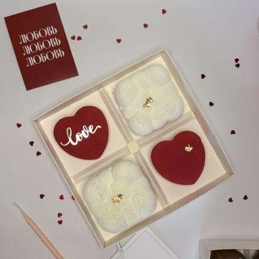 Набор муссовых пирожных «love»
