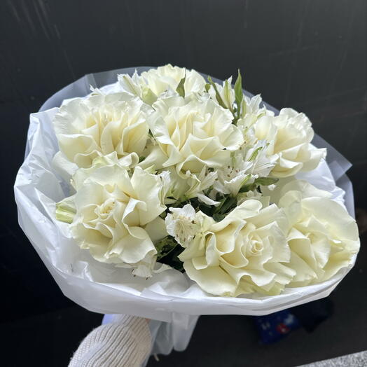 Белых роз букет 💐