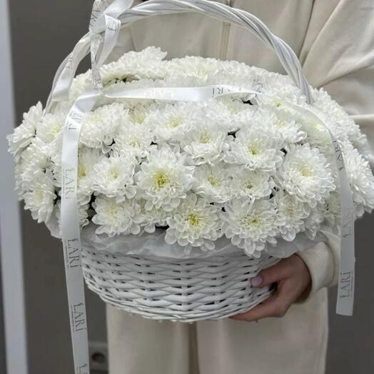 Хризантемы в корзине