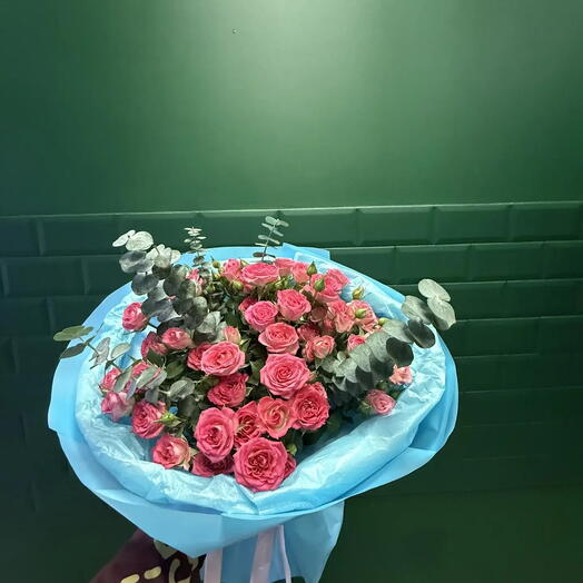 Букет из кустовых роз