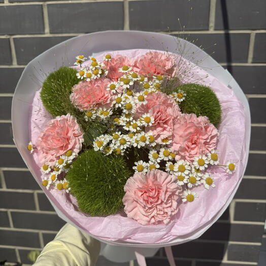 Стойкий букет из диантусов и ромашек 🌸