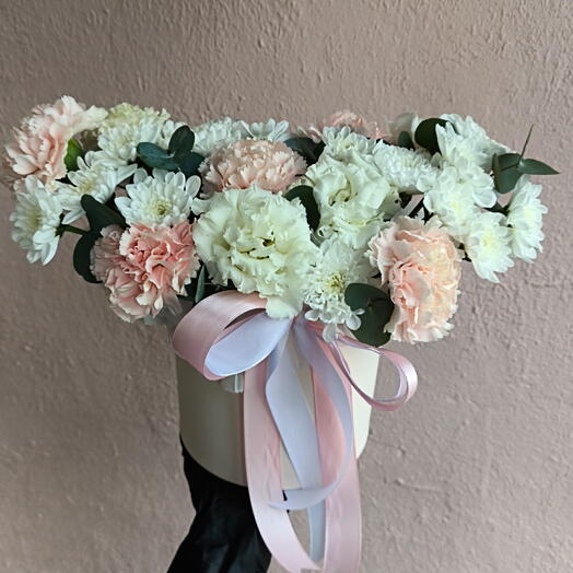 Композиция в коробочке с нежными кружевными диантусами 🌸