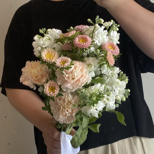 Нежный ароматный букет комплимент с встрой,  маттиолой и диантусами🌸