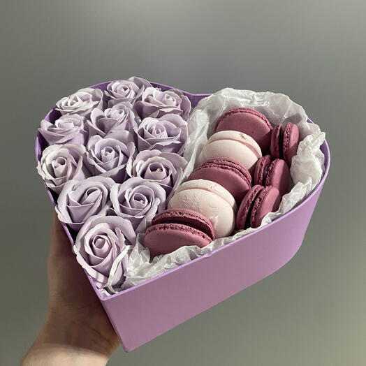 Фиолетовый подарочный набор с мыльными розами и зефирками 💜