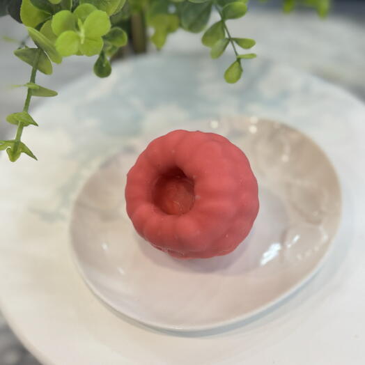 Корпусная малина пирожное