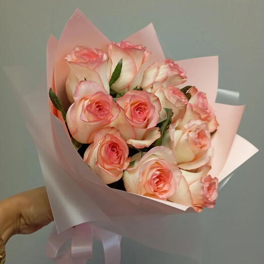 Топ-букет💐из 11 роз Джумилия в матовой пленке