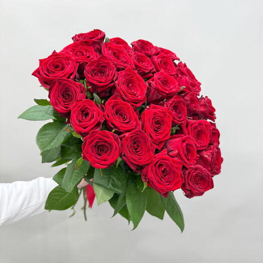 Бархатные красные розы 29шт