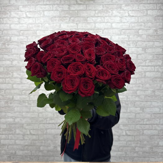 Красные розы под лентой🌹🌹🌹🌹🌹