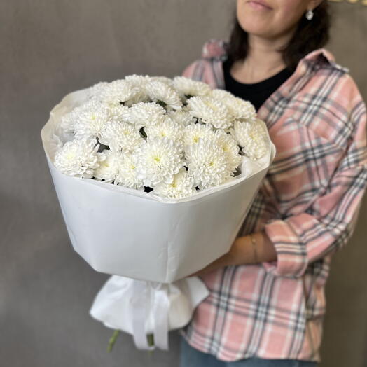 Букет из 7 белых хризантем
