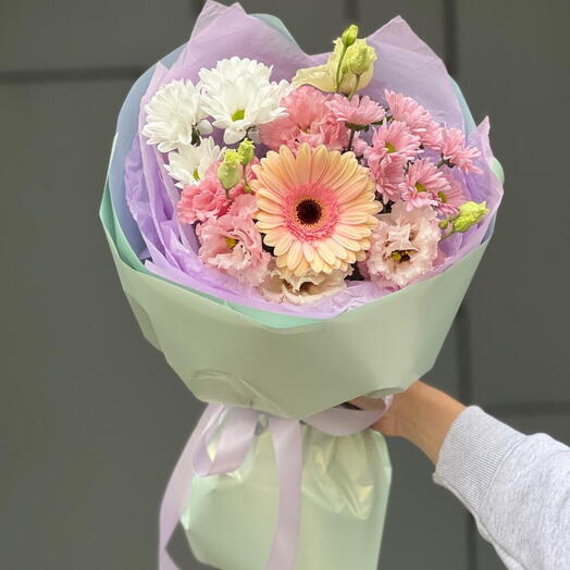 Bouquet of chrysanthemum, eustoma and gerbera Amir