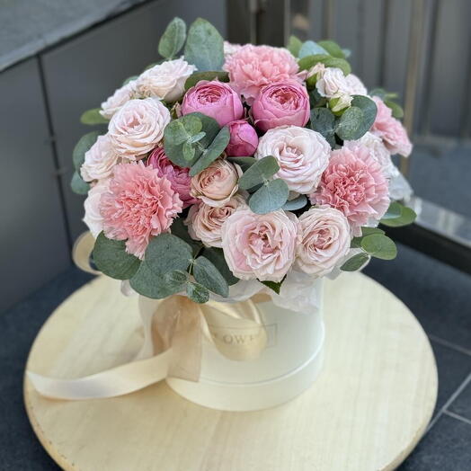 Composition of bush rose and dianthus Crystal