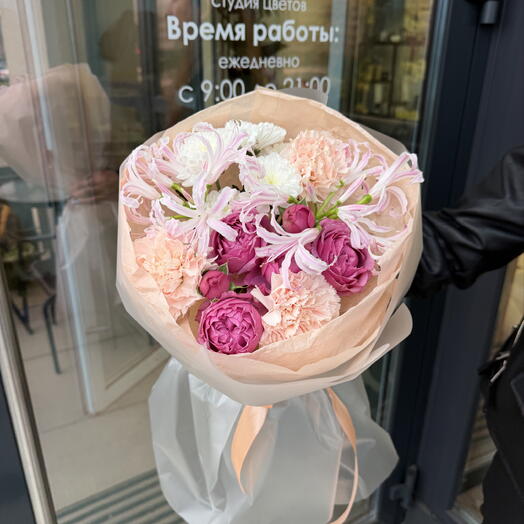 Шикарный букет с Нарине и пионовидной розой