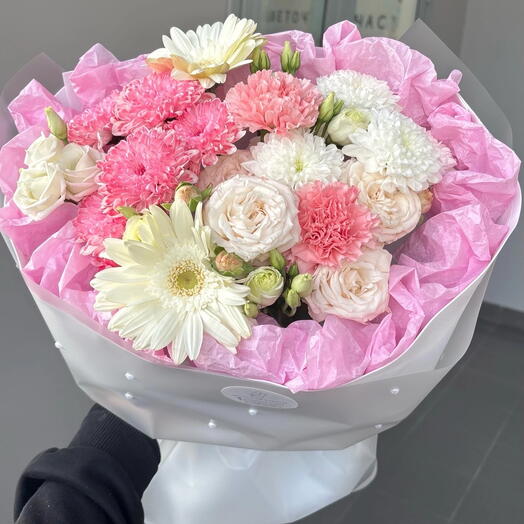 Букет с белыми герберами
