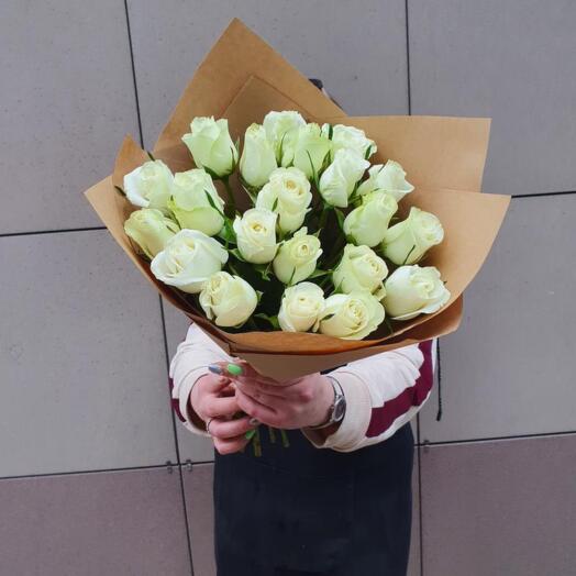 Букет из 21 белой розы