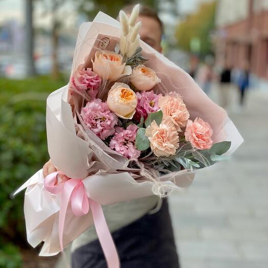 ✅Ramo con rosas peonías "Julieta", eustoma y Dianthus "un cumplido Suave"