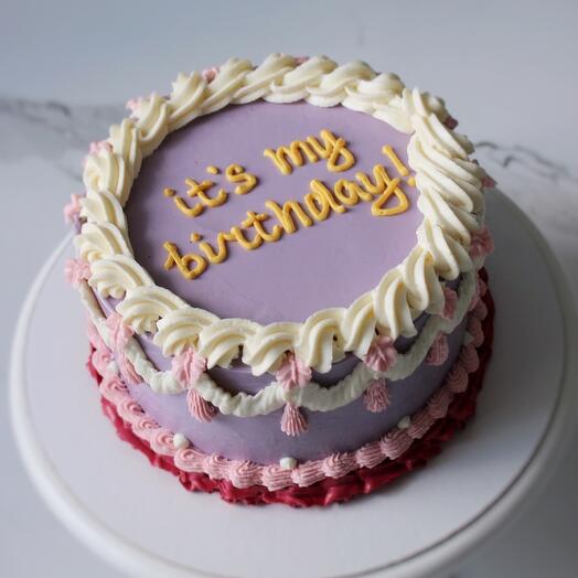 Cake with ruffles