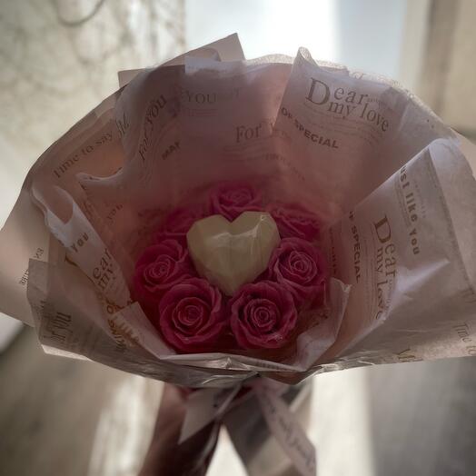 Букет из 7 шоколадных роз