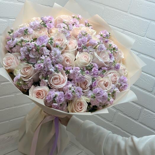 Ecuadorian Rose with Matiolla