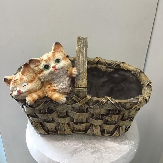 Кашпо 2 котята в корзинке