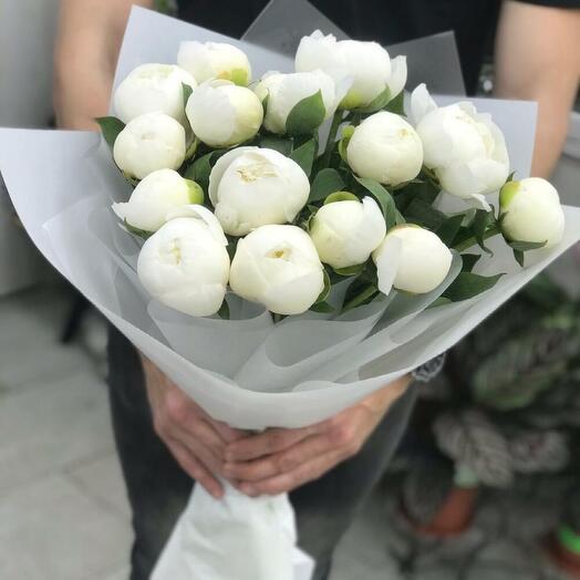 Букет из 15 Белых Пионов