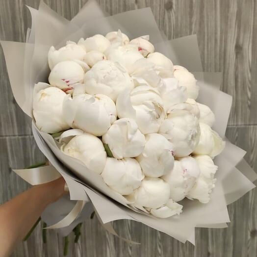 Букет из 29 белых пионов)
