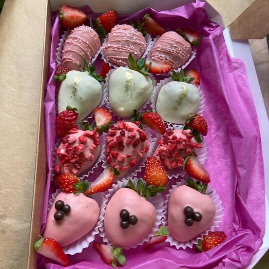 Микс Клубника в шоколаде и  свежая