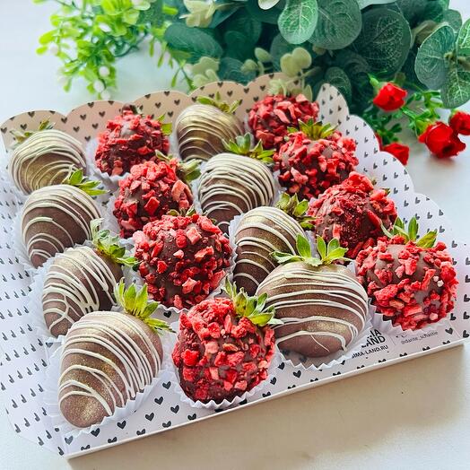 Клубника в моллсном шоколаде