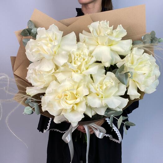 Bouquet of French roses with eucalyptus and stifa