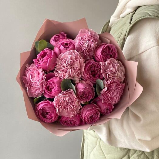 Duobucket con rosas peonías y claveles ART128