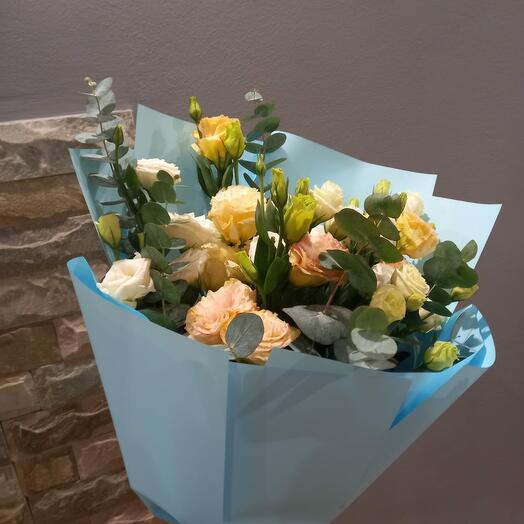 Букет "Вечеринка в саду" от цветочного магазина Оранж Алматы