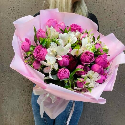 Ramo de autor de rosas de peonía y alstroemeria