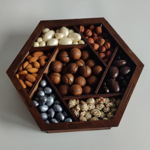 Boxing with nuts