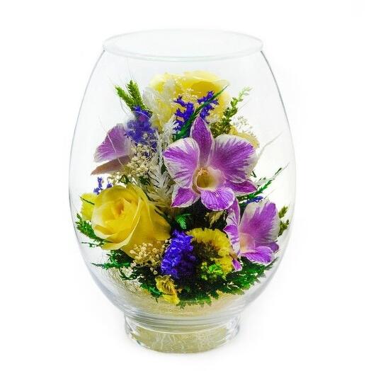 Flores en vidrio en el vacío "Vesta amarillo-lila", rosas y orquídeas