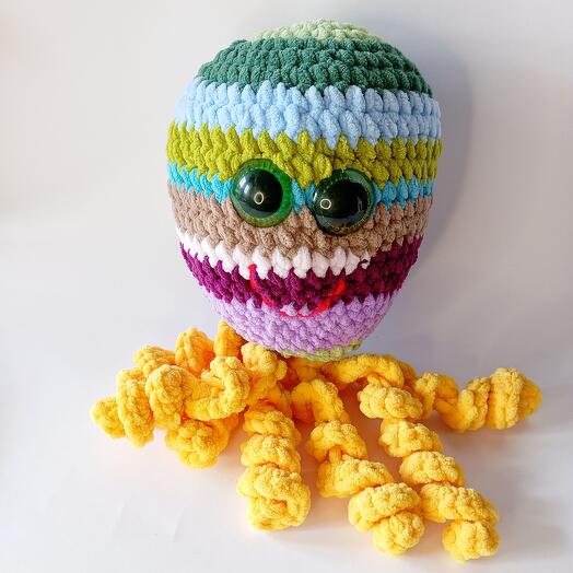 Вязаная игрушка "Осьминог"