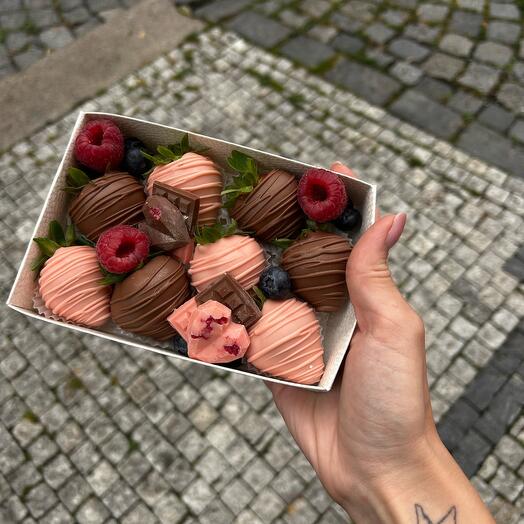 Little Miracle – Mini box with chocolate-covered strawberries