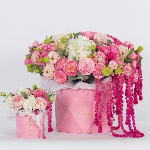 Set of hydrangea, bush rose, eustoma in hatboxes 769