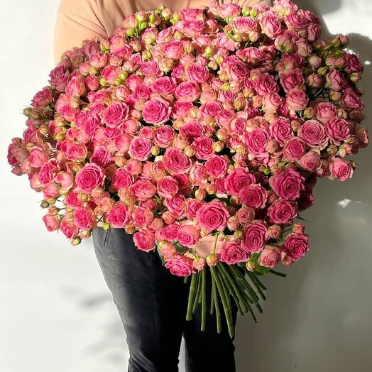 Букет из 35 кустовых роз розовых