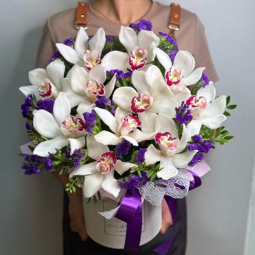 Orchids in a box of 11 pieces