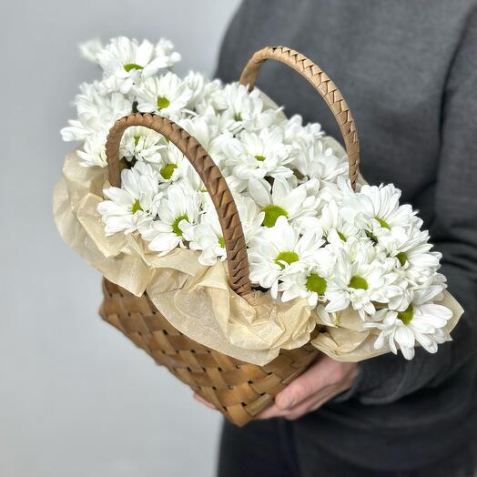Корзина с ромашками