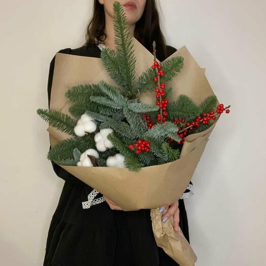 Новогодний букет с нобилисом, хлопком и илексом