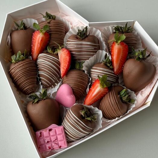 Клубника в шоколаде 12 шт