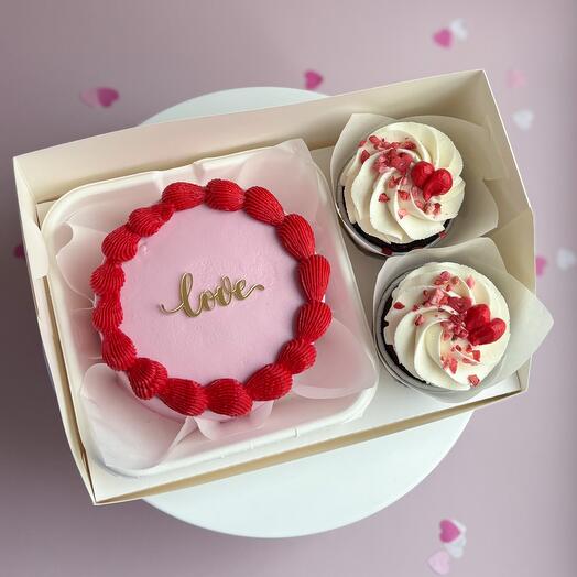 Набор бенто-торт Love в стиле ламбет и 2 капкейка