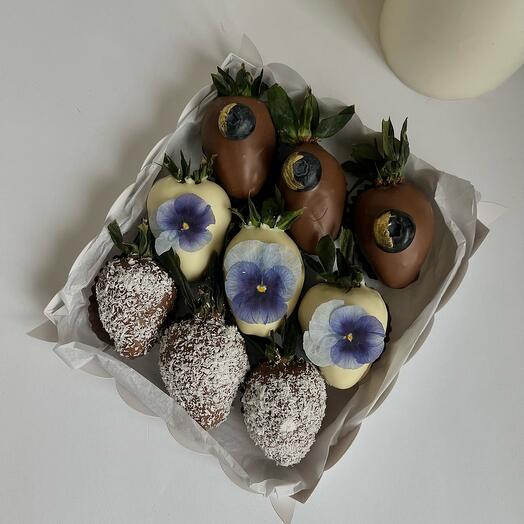 Клубника в шоколаде  Набор «Flowers S» 9-12 штук