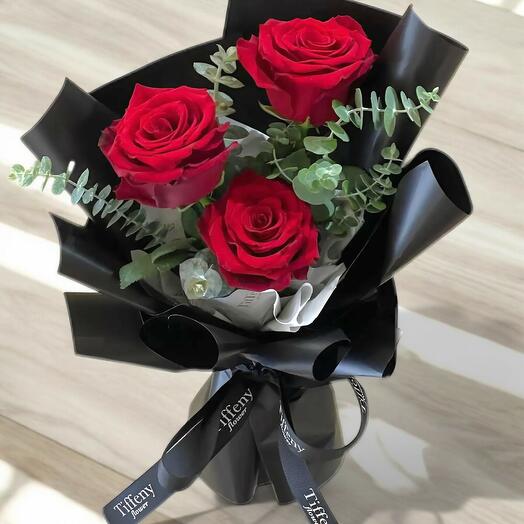 3 Red Roses Bouquet